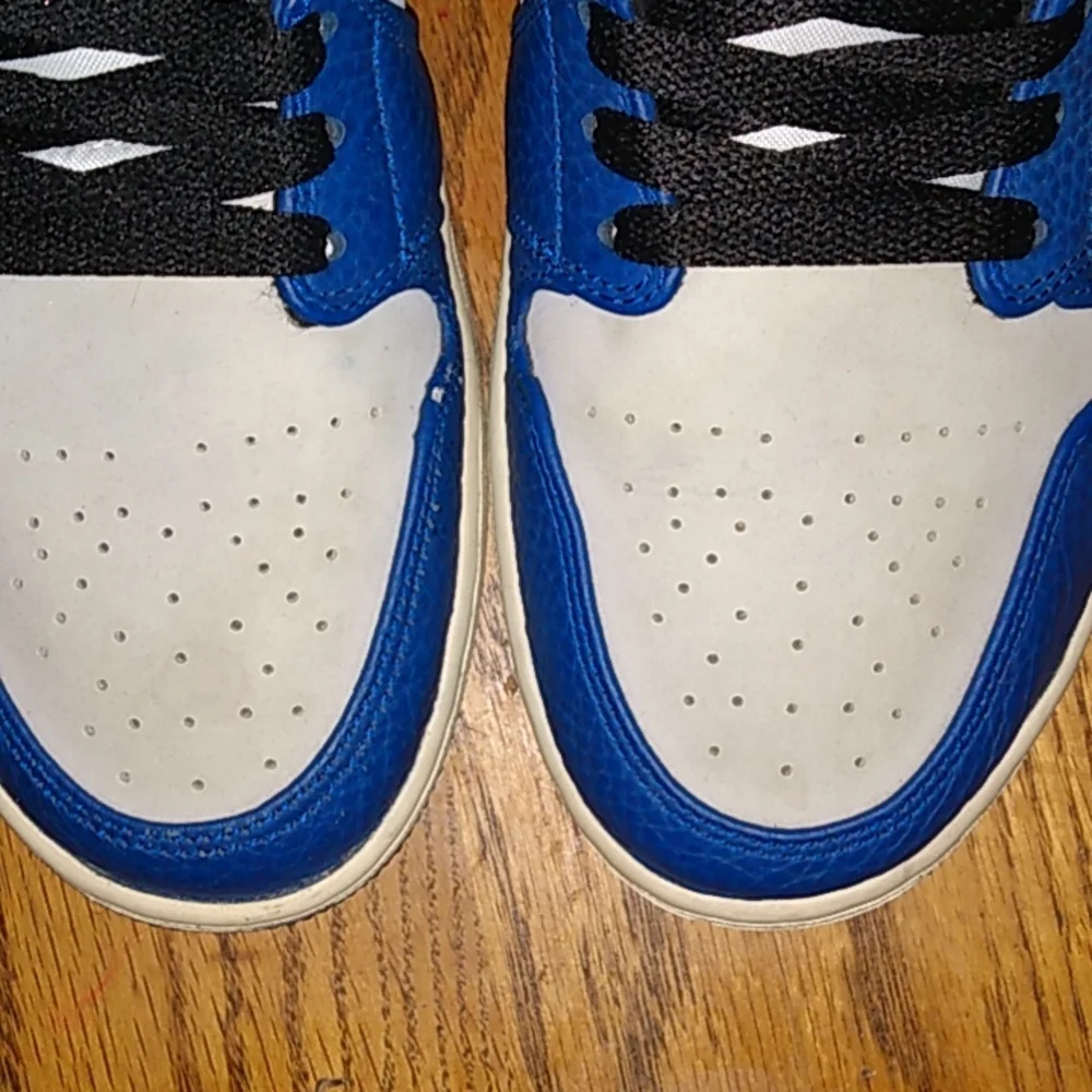 Air Jordan 1 High  it's an old colorway I think it's called m.nightnavy,red,sail - Picture 7 of 14